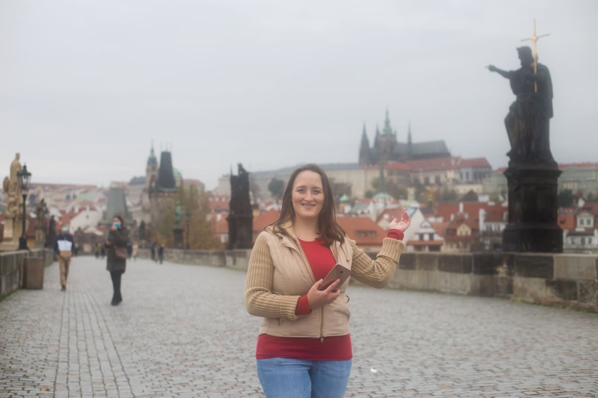 Průvodkyně Kristýna Maková, zakladatelka portálů Praha křížem krážem a Českem křížem krážem (Foto: Helena H-Ellen Konečná, archiv Prahy křížem krážem)